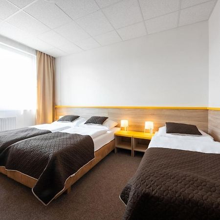 City Hostel Brno Modřice Buitenkant foto