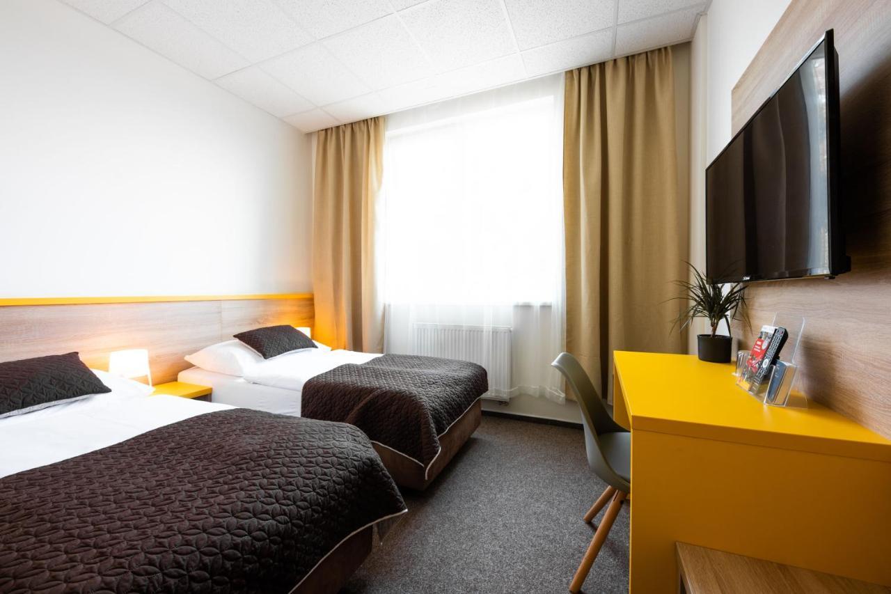 City Hostel Brno Modřice Buitenkant foto